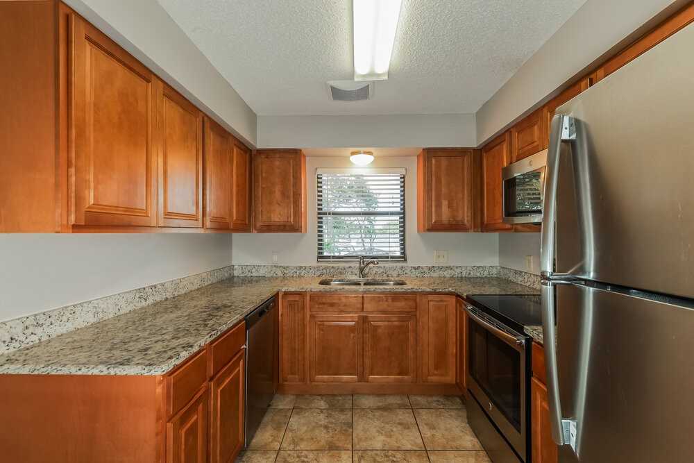 1424 Covington Ct - Photo 7 of 16