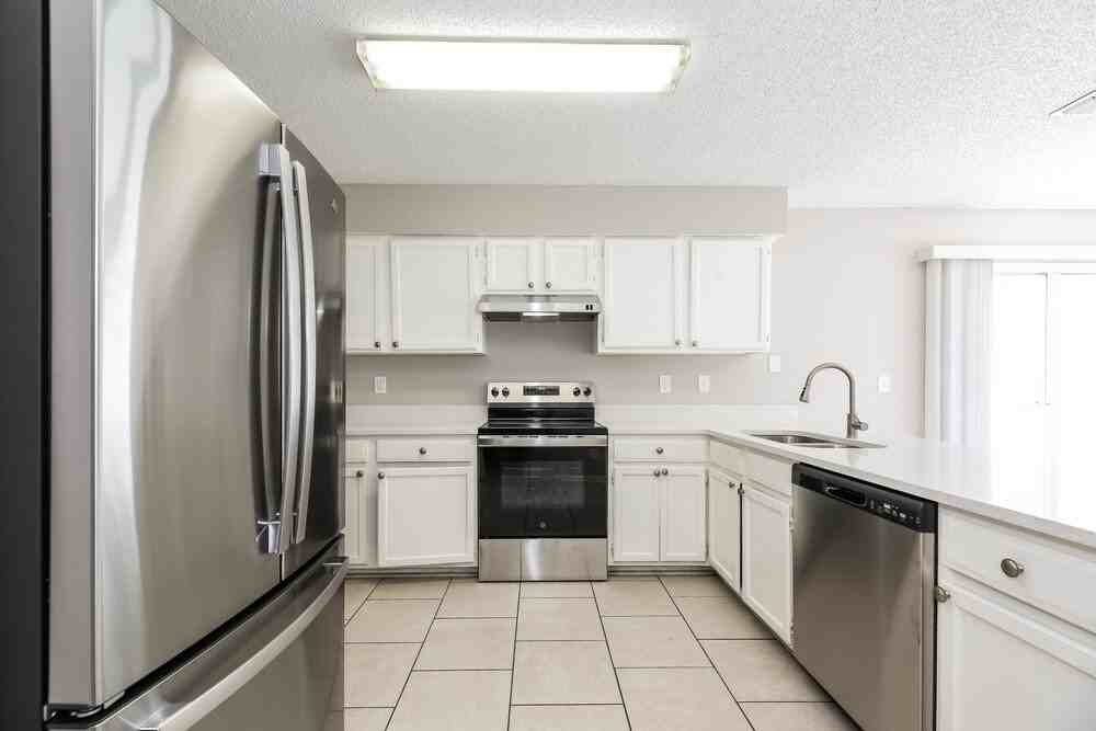 9956 Somerset Grove Ln - Photo 7 of 17