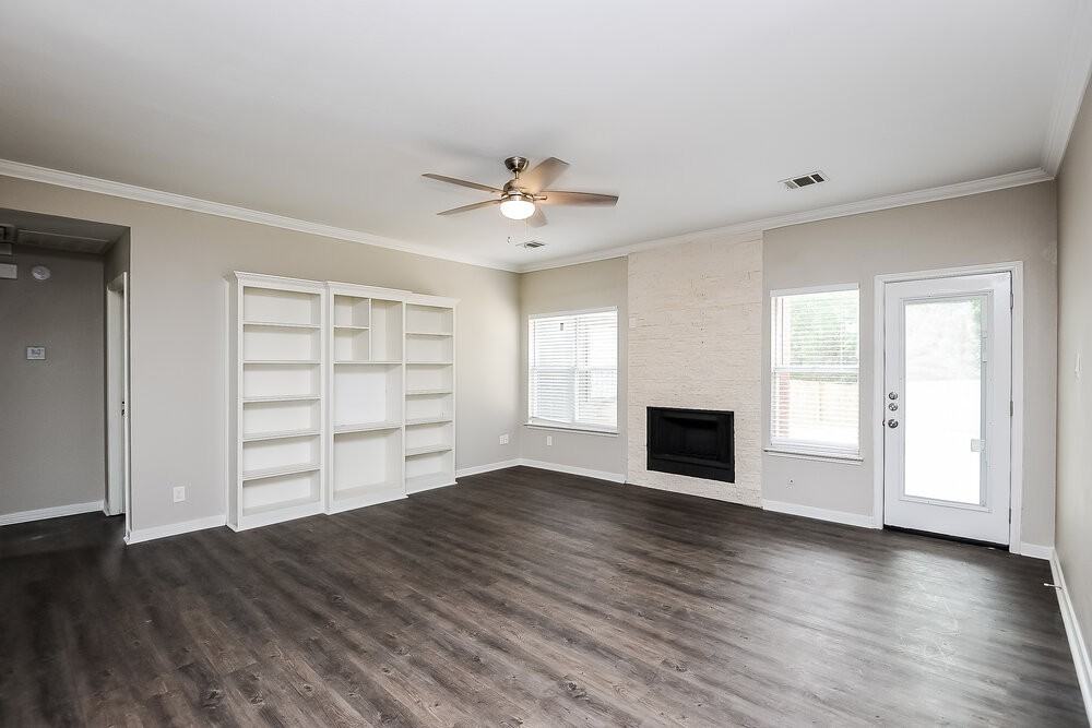 611 Inglewood Ct - Photo 3 of 16