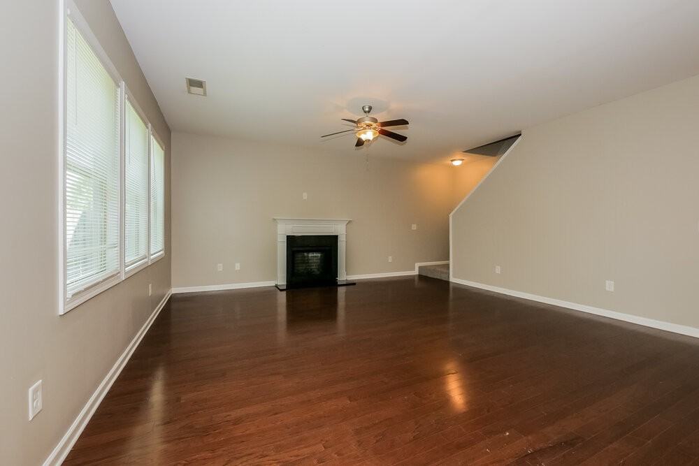 102 Worthing Ln - Photo 5 of 17