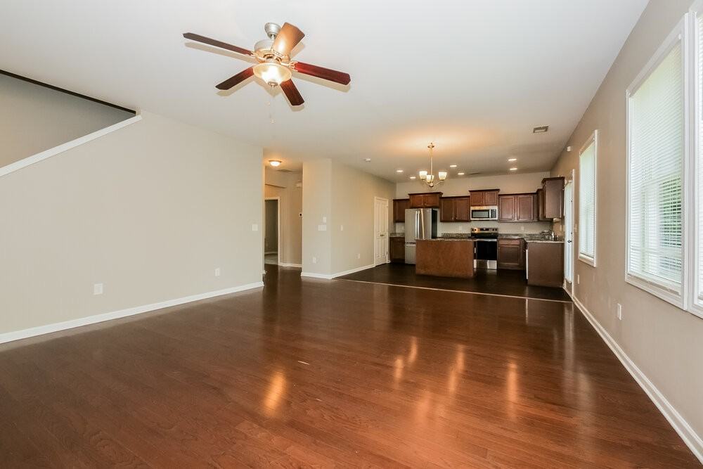 102 Worthing Ln - Photo 6 of 17
