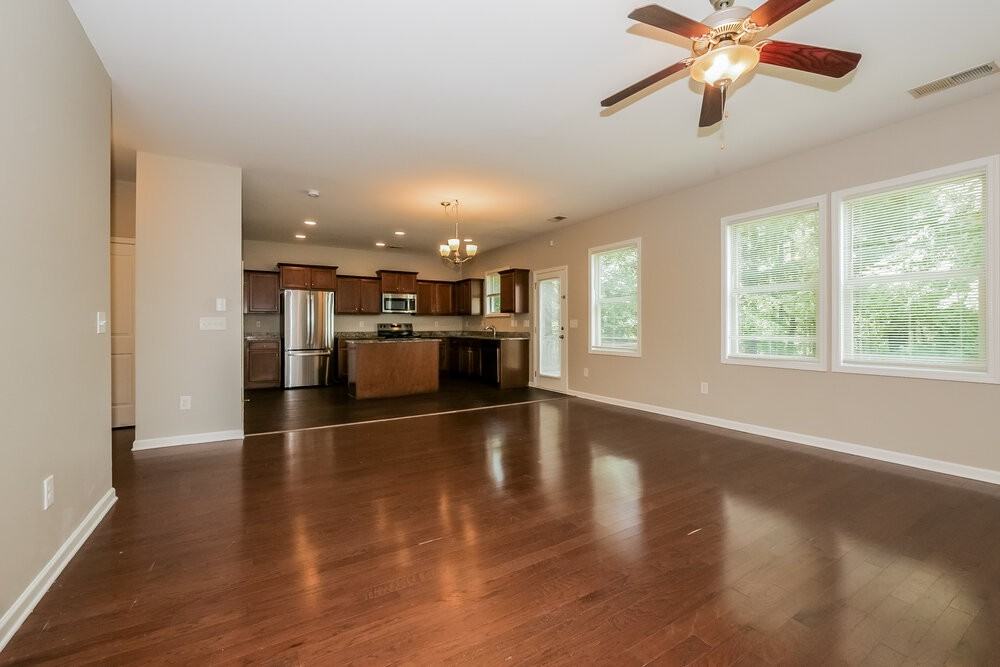 102 Worthing Ln - Photo 7 of 17