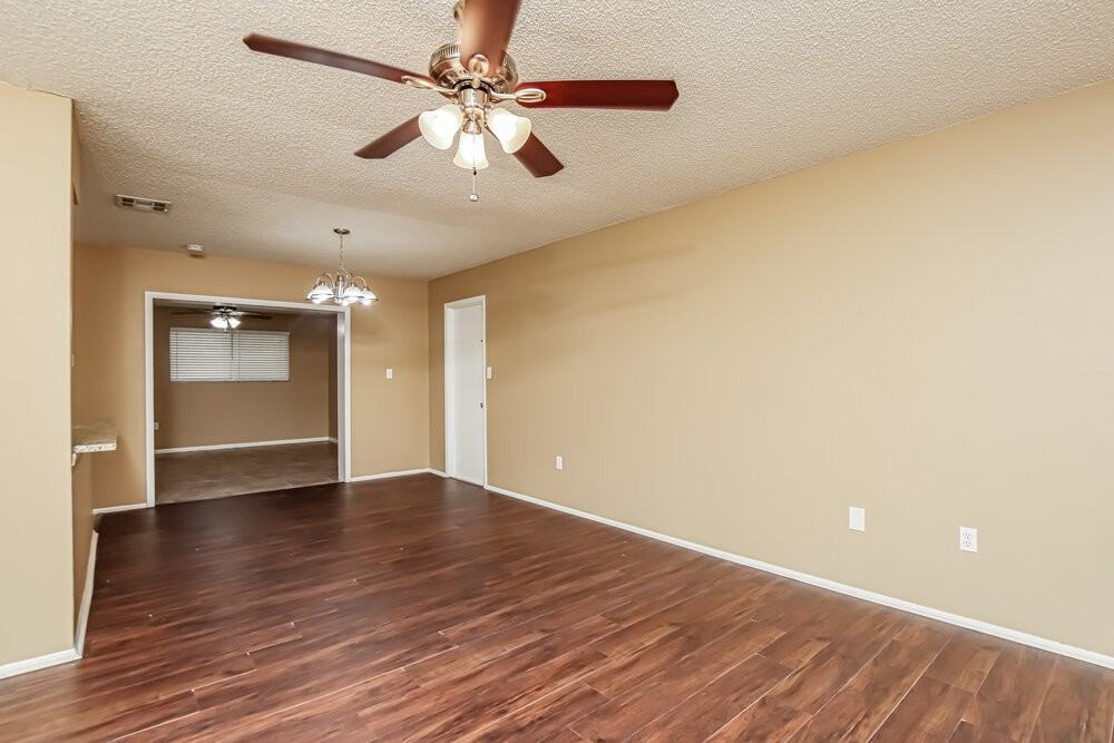 431 Veronica Ave Ne - Photo 4 of 16