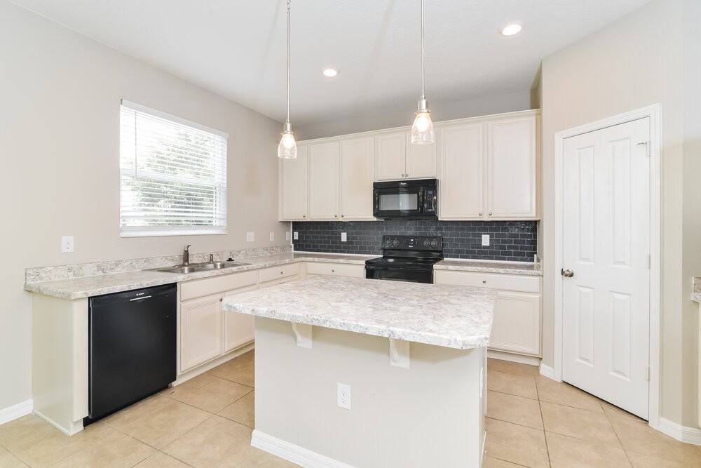 3231 Bayou Ln - Photo 7 of 16