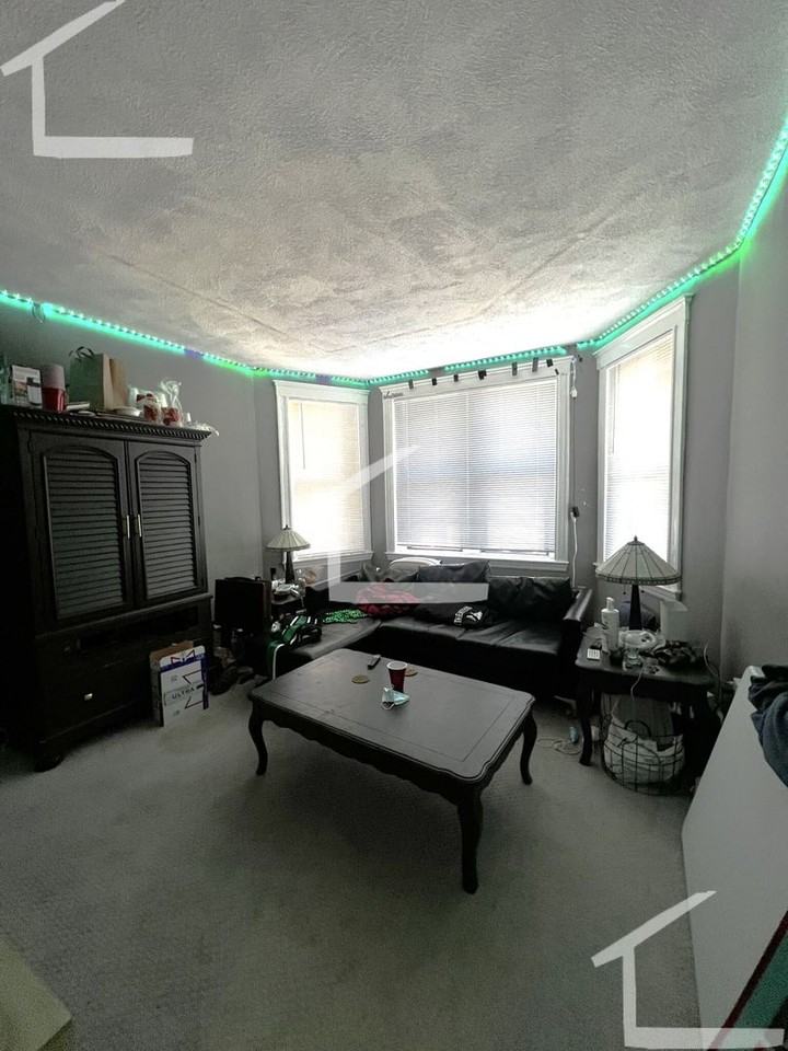 448 Park Dr - Photo 3 of 9