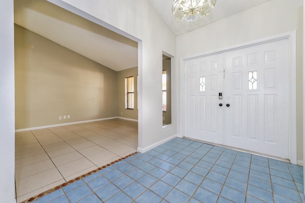 547 Indigo Ave - Photo 3 of 16
