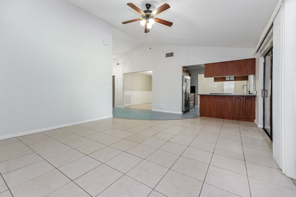 547 Indigo Ave - Photo 4 of 16