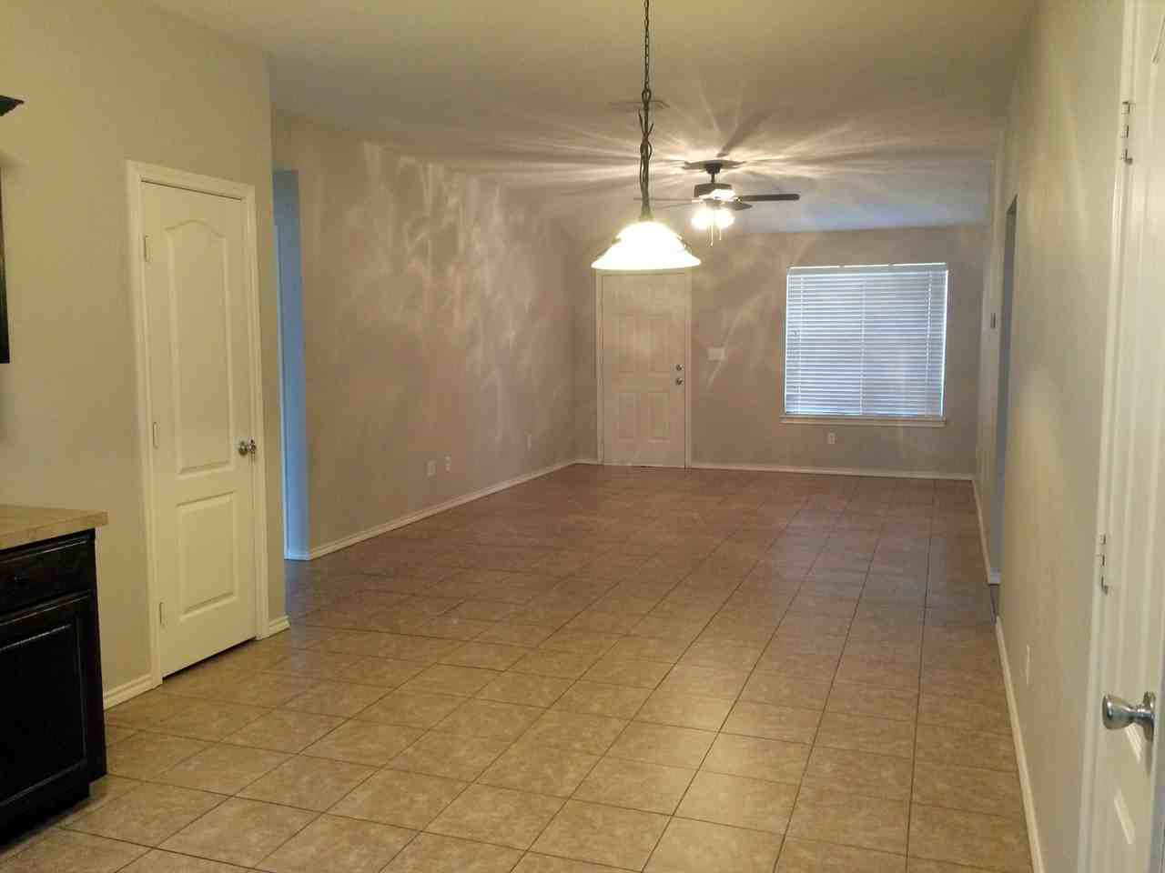 17021 Loring Ln - Photo 2 of 19