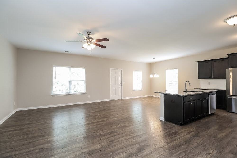 1017 Helms Rd - Photo 5 of 17