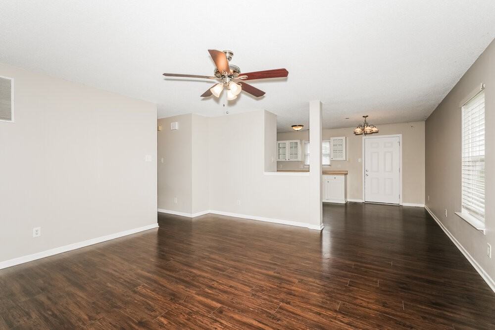 6715 Everbloom Ln - Photo 4 of 16