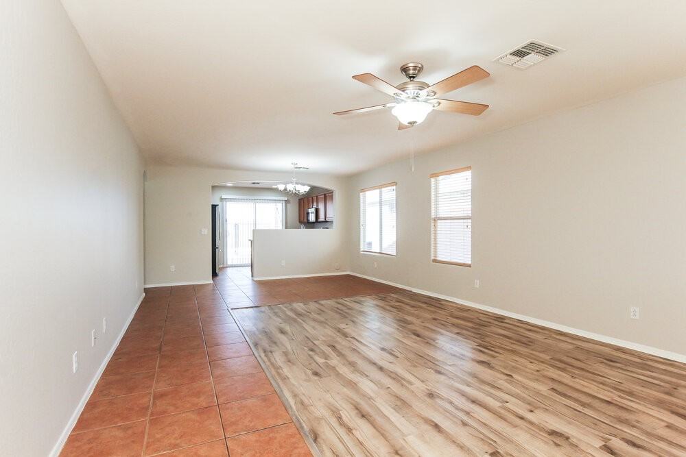 15066 W Buchanan St - Photo 4 of 16