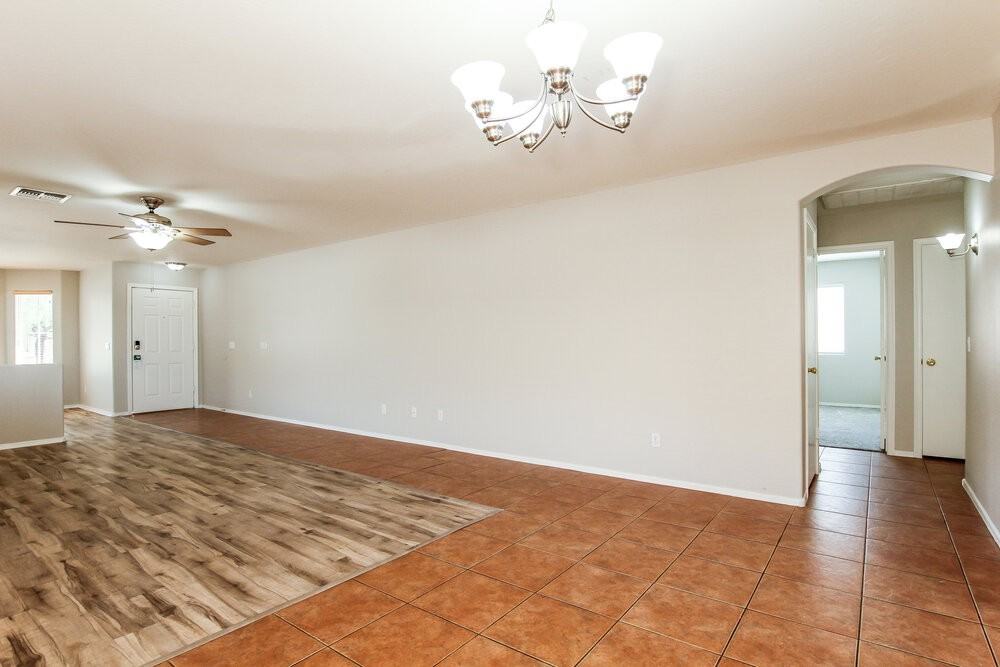 15066 W Buchanan St - Photo 5 of 16