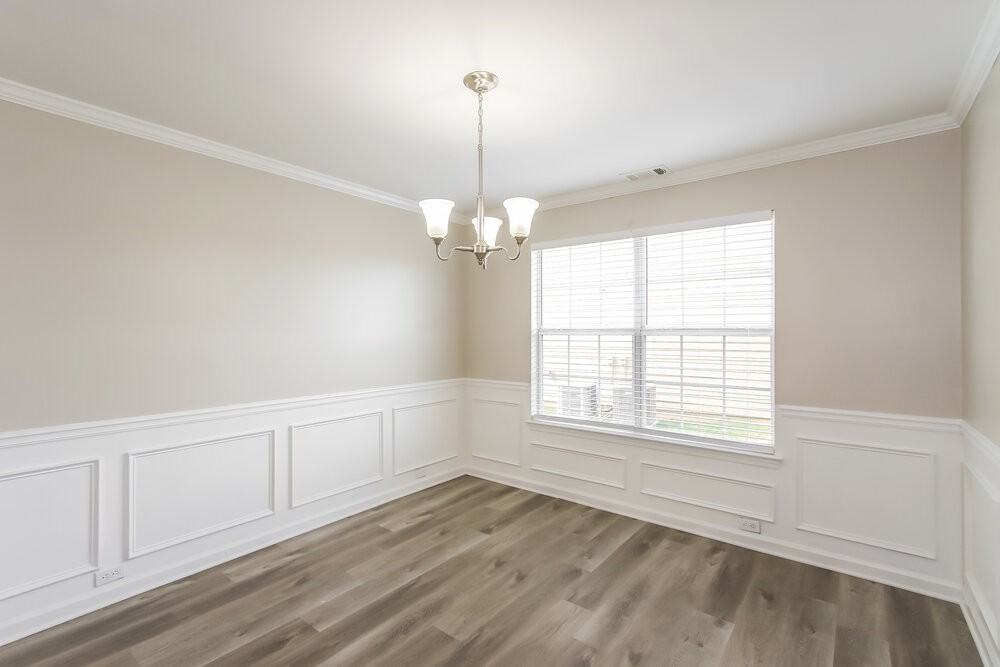 2436 Cornell Cir - Photo 6 of 17