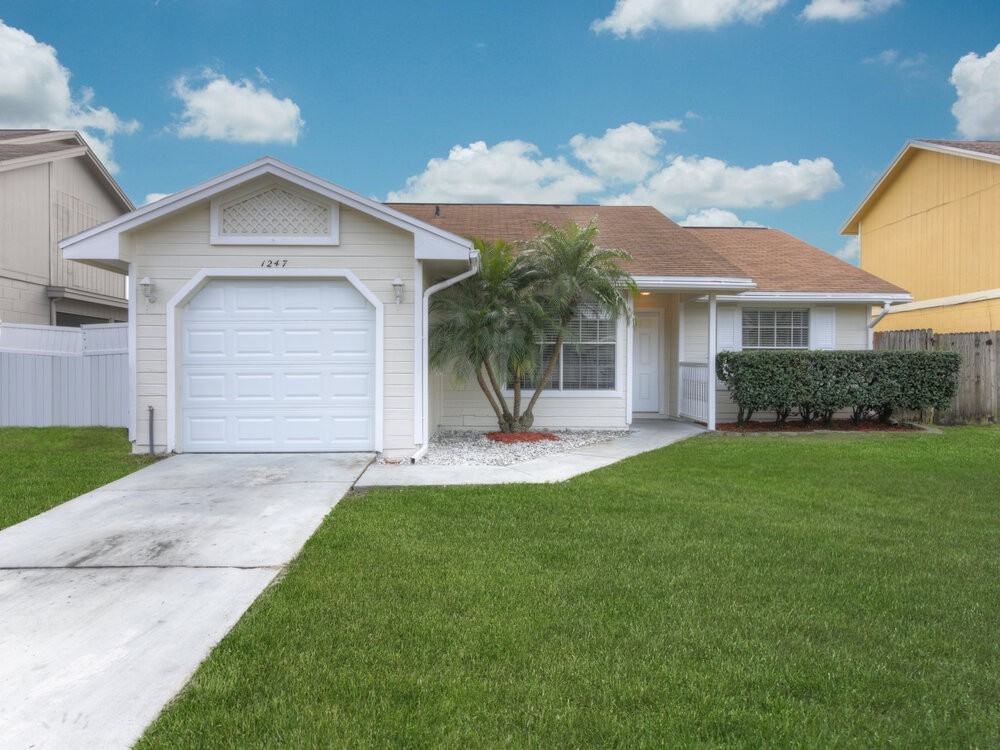 1247 Holly Springs Cir
