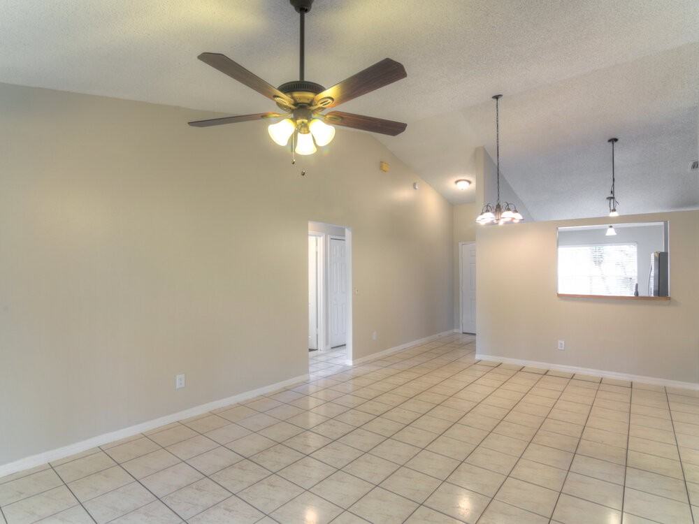 1247 Holly Springs Cir - Photo 2 of 13