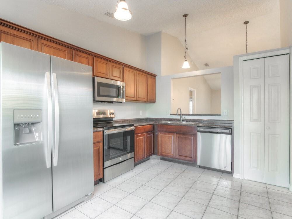 1247 Holly Springs Cir - Photo 4 of 13