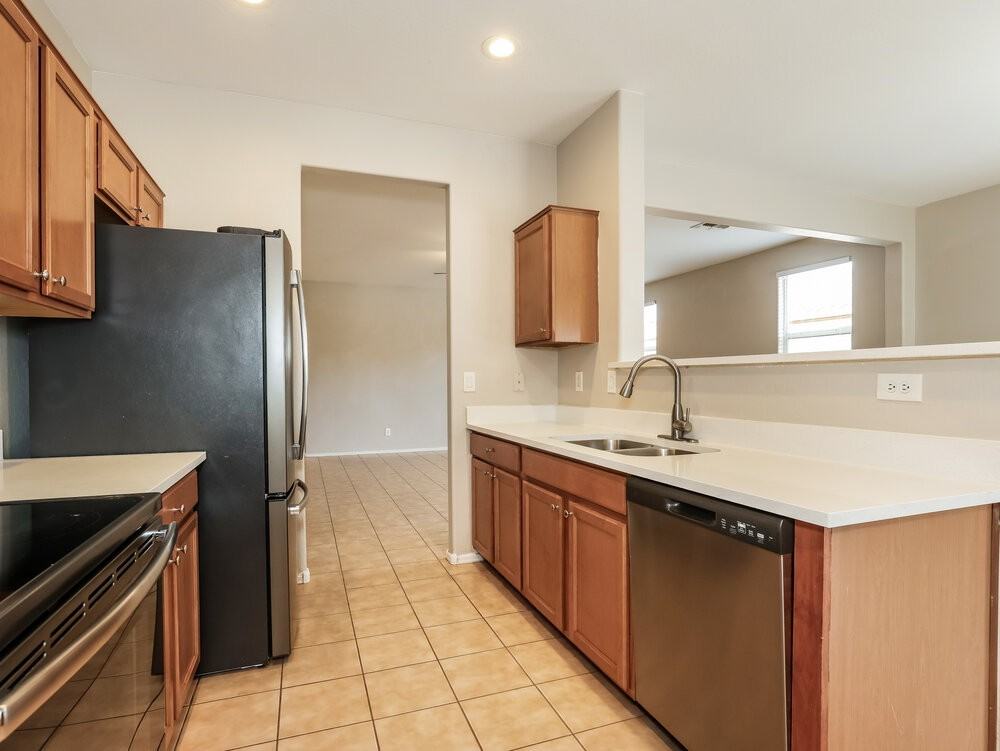 7333 W St Catherine Ave - Photo 7 of 16