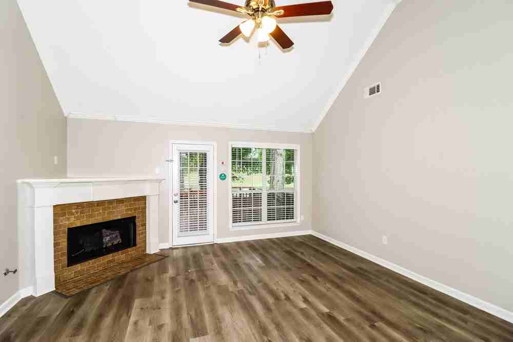 35 Lakewood Cv - Photo 6 of 20