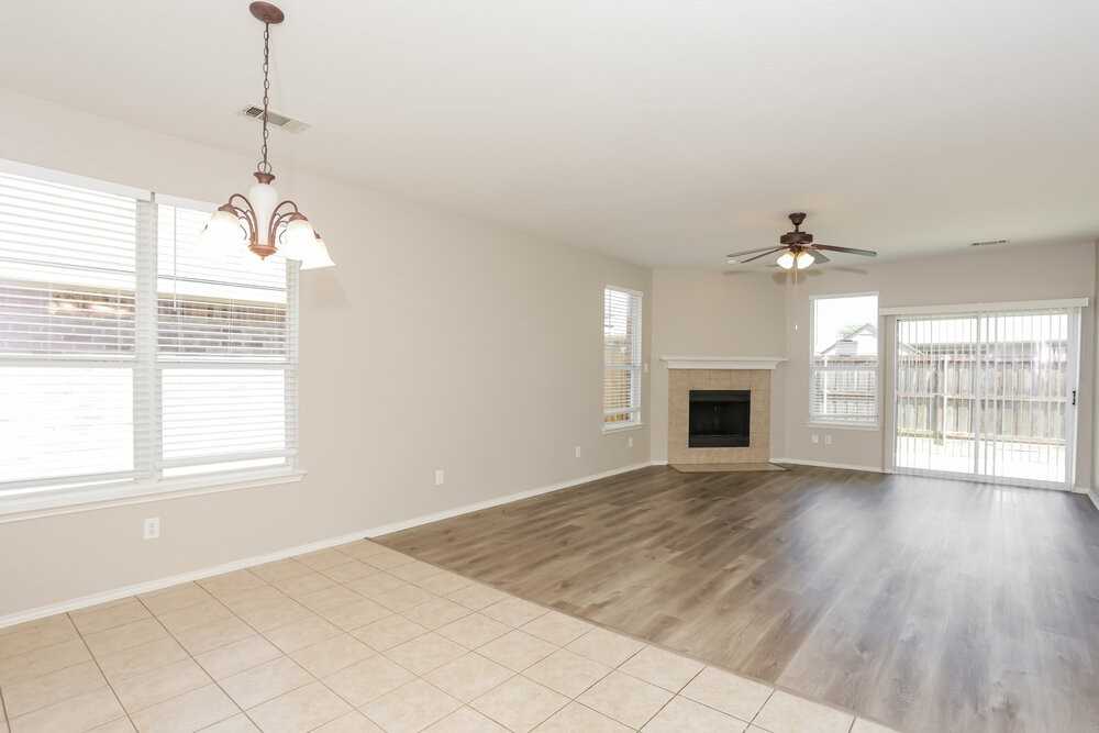 7633 Hollow Forest Dr - Photo 6 of 19