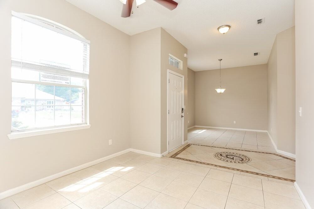 2222 Thomas Lynch Ct - Photo 4 of 16