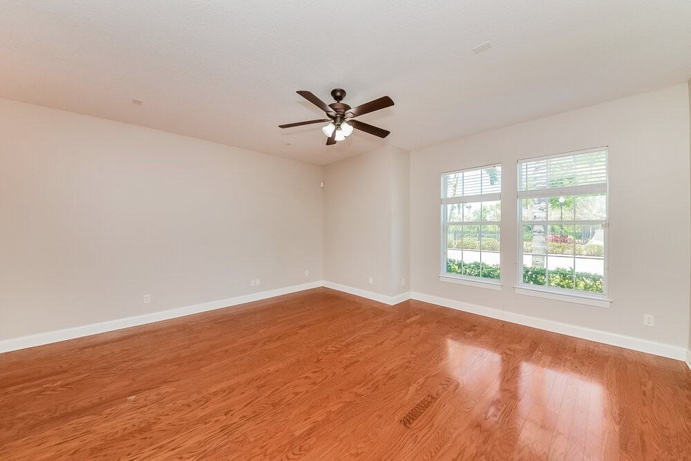 204 Aberdeen Pond Dr - Photo 4 of 34