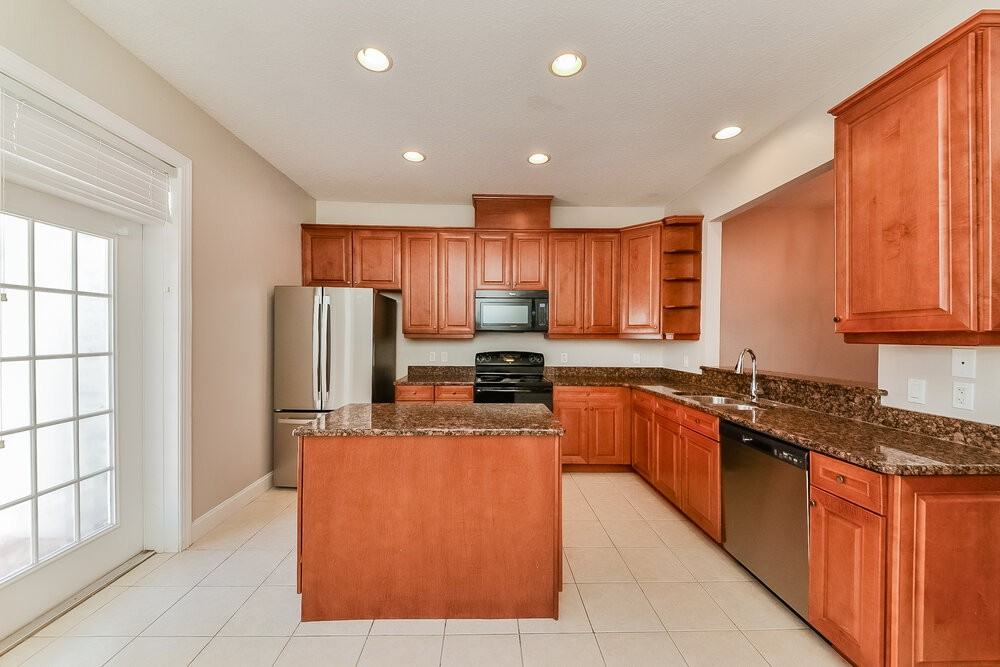 204 Aberdeen Pond Dr - Photo 7 of 34