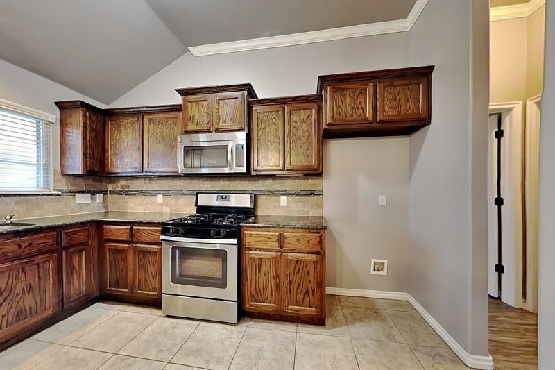 9908 Allie Hope Ln - Photo 4 of 18