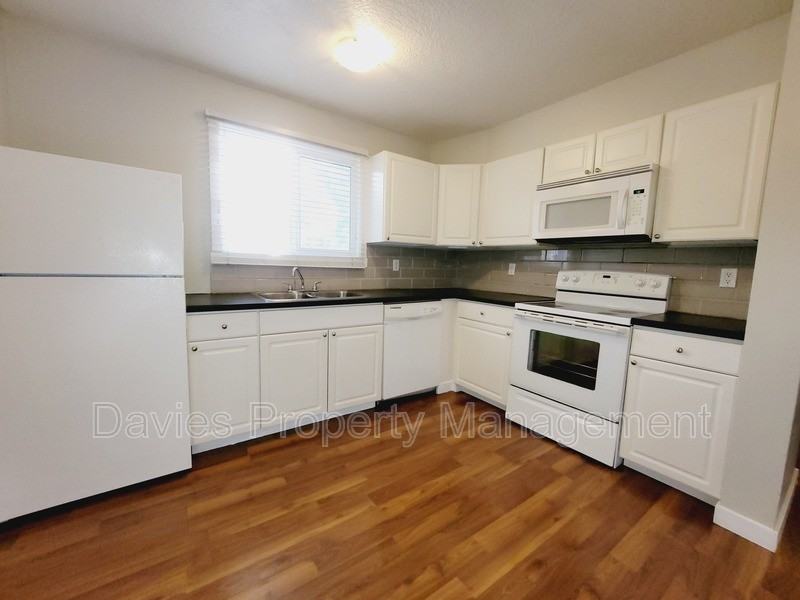 1748 Lakewood Road South Nw - Photo 2 of 15