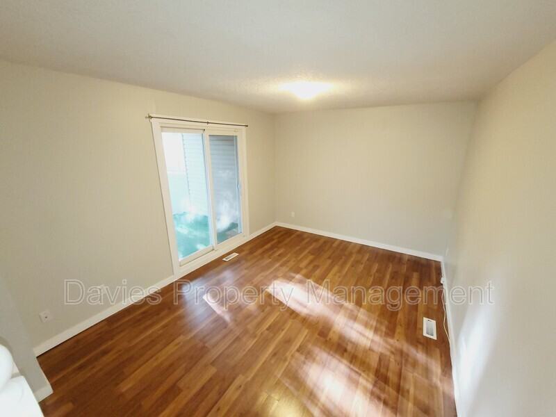 1748 Lakewood Road South Nw - Photo 4 of 15
