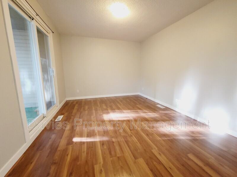 1748 Lakewood Road South Nw - Photo 5 of 15