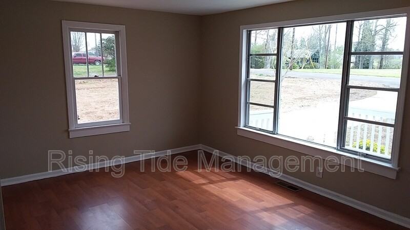 424 2nd St - Photo 3 of 19