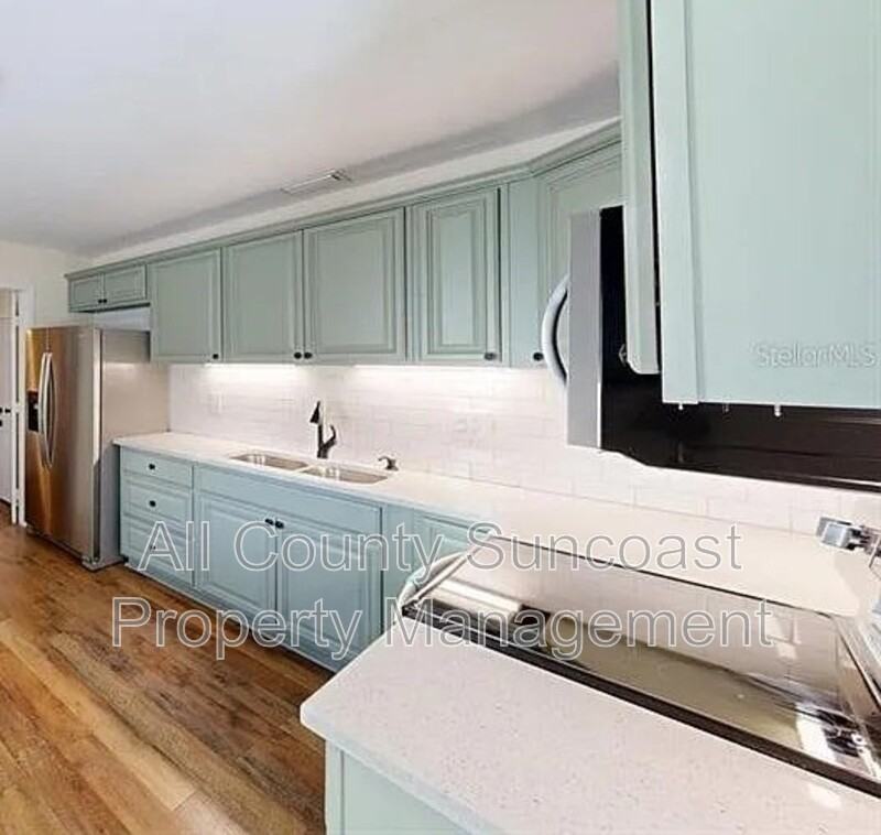 2235 20th St S - Photo 2 of 8