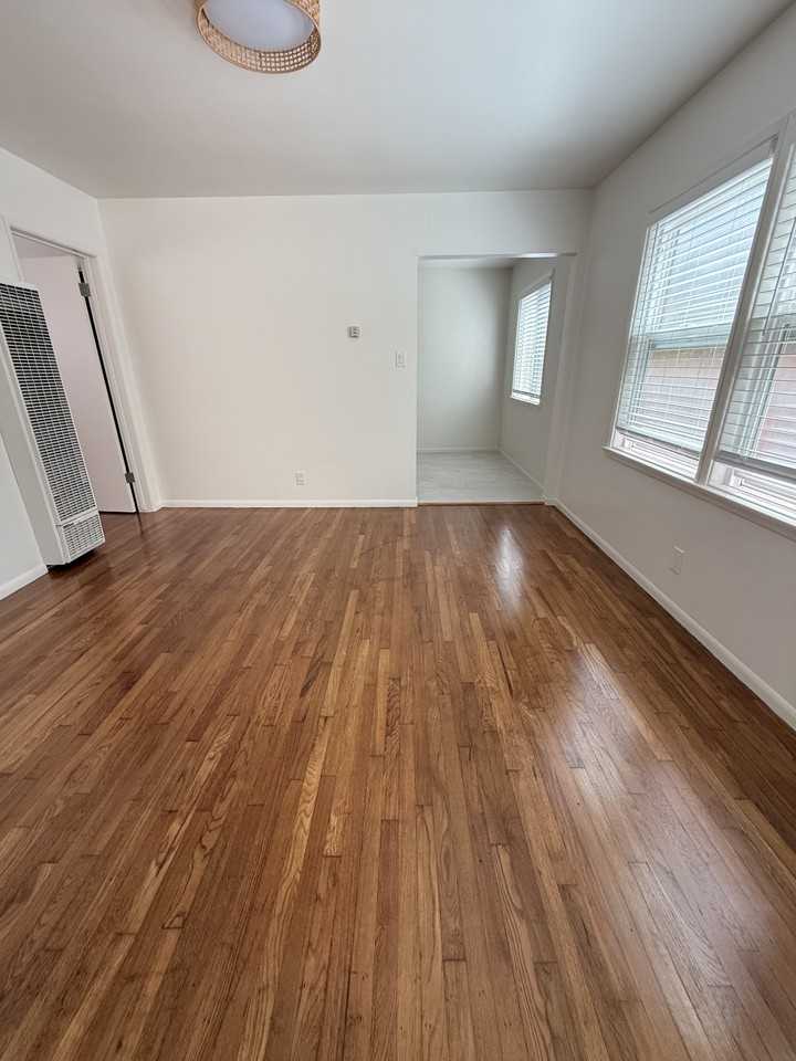 247 5th St #B - Photo 2 of 10