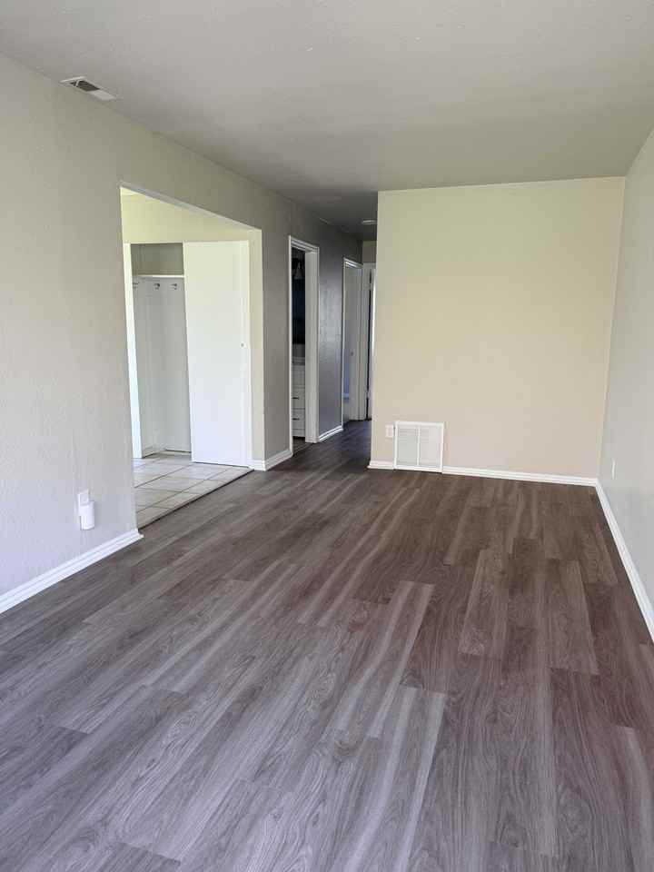 213 S 1400 W #213 - Photo 2 of 6
