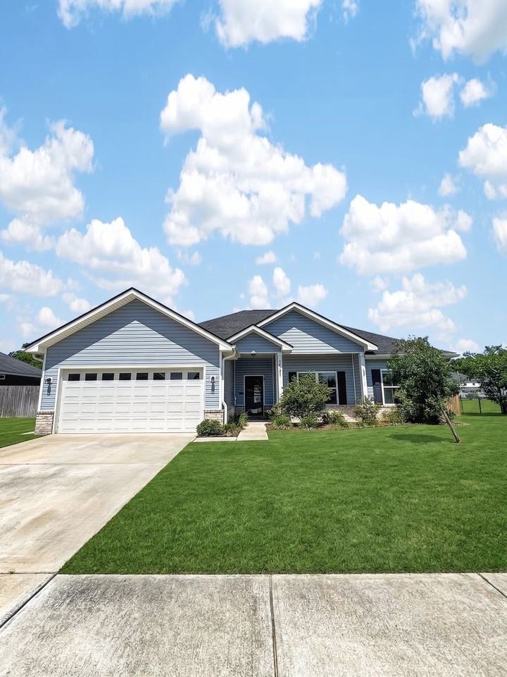 500 Thorp Cir - Photo 2 of 21