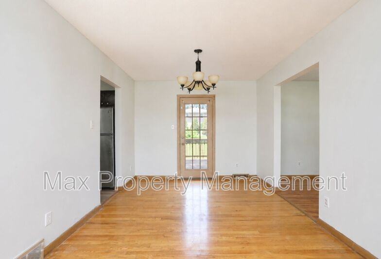 4414 63rd St - Photo 4 of 36