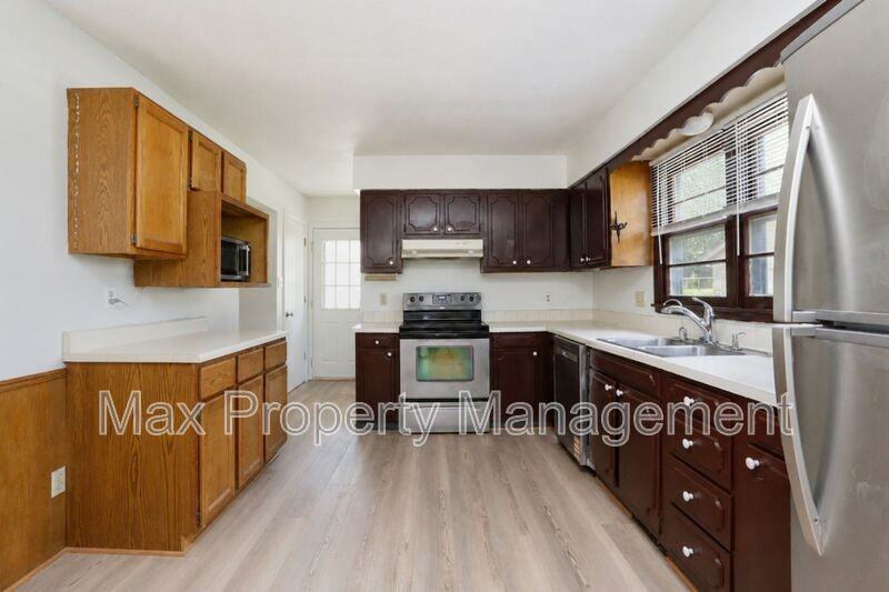 4414 63rd St - Photo 7 of 36