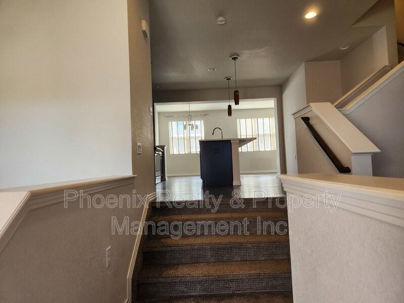 589 Gallegos Cir - Photo 3 of 24