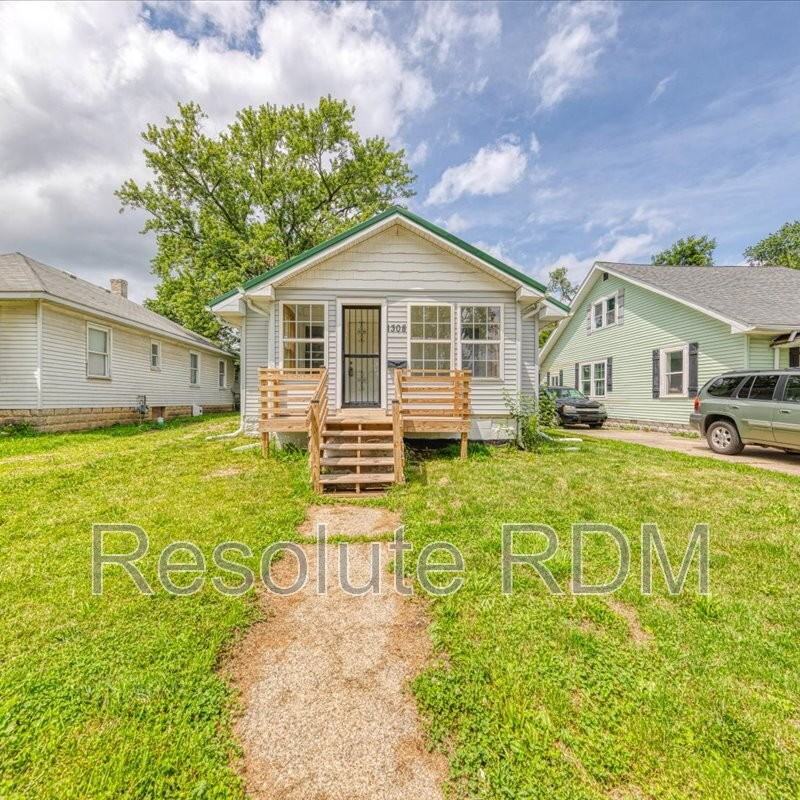1308 E Taylor St - Photo 2 of 29