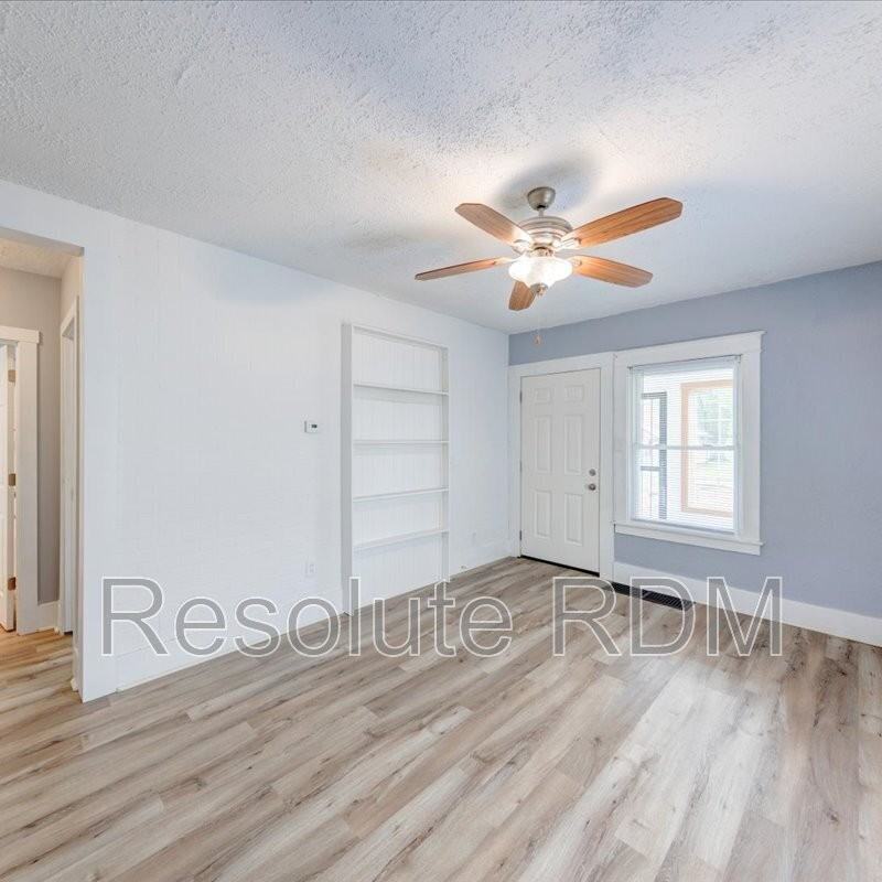 1308 E Taylor St - Photo 7 of 29