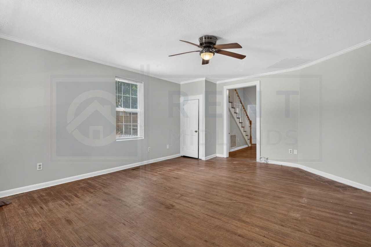 521 Georgia St - Photo 4 of 31
