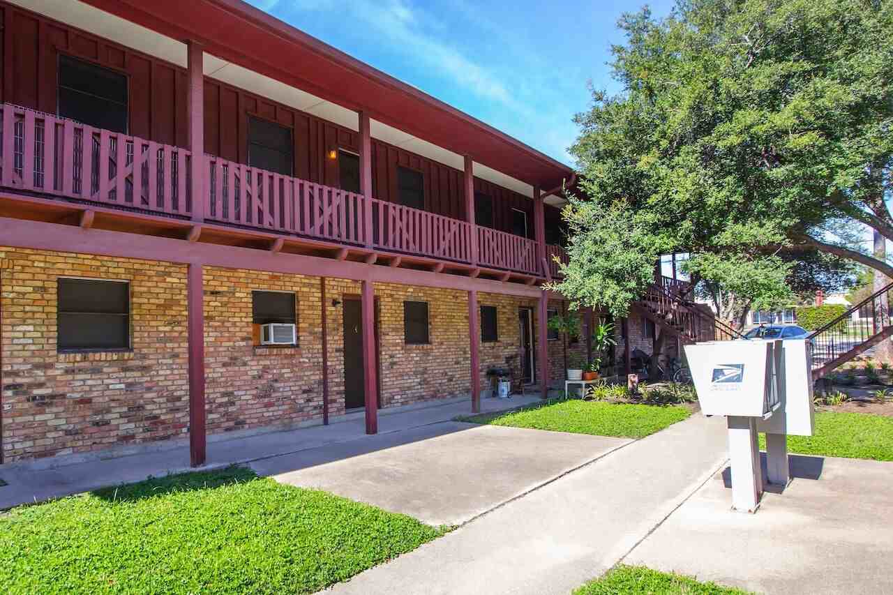 Bellaire - Photo 2 of 5