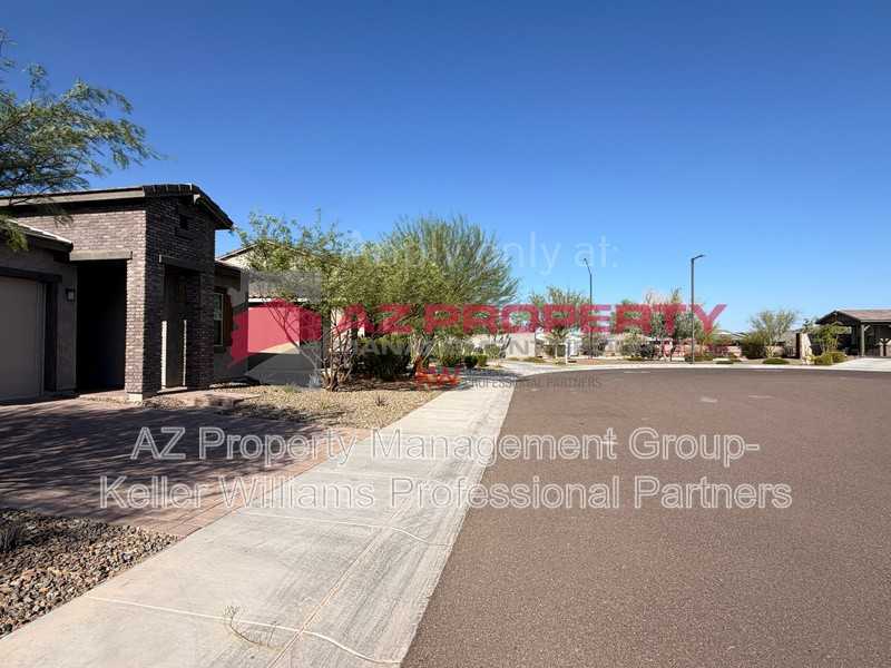 13314 W Dale Ln - Photo 3 of 26