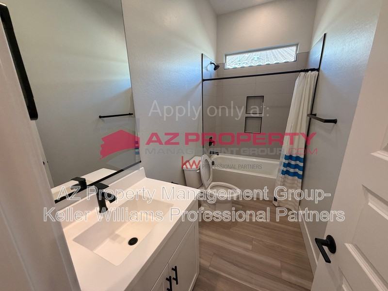 13314 W Dale Ln - Photo 7 of 26