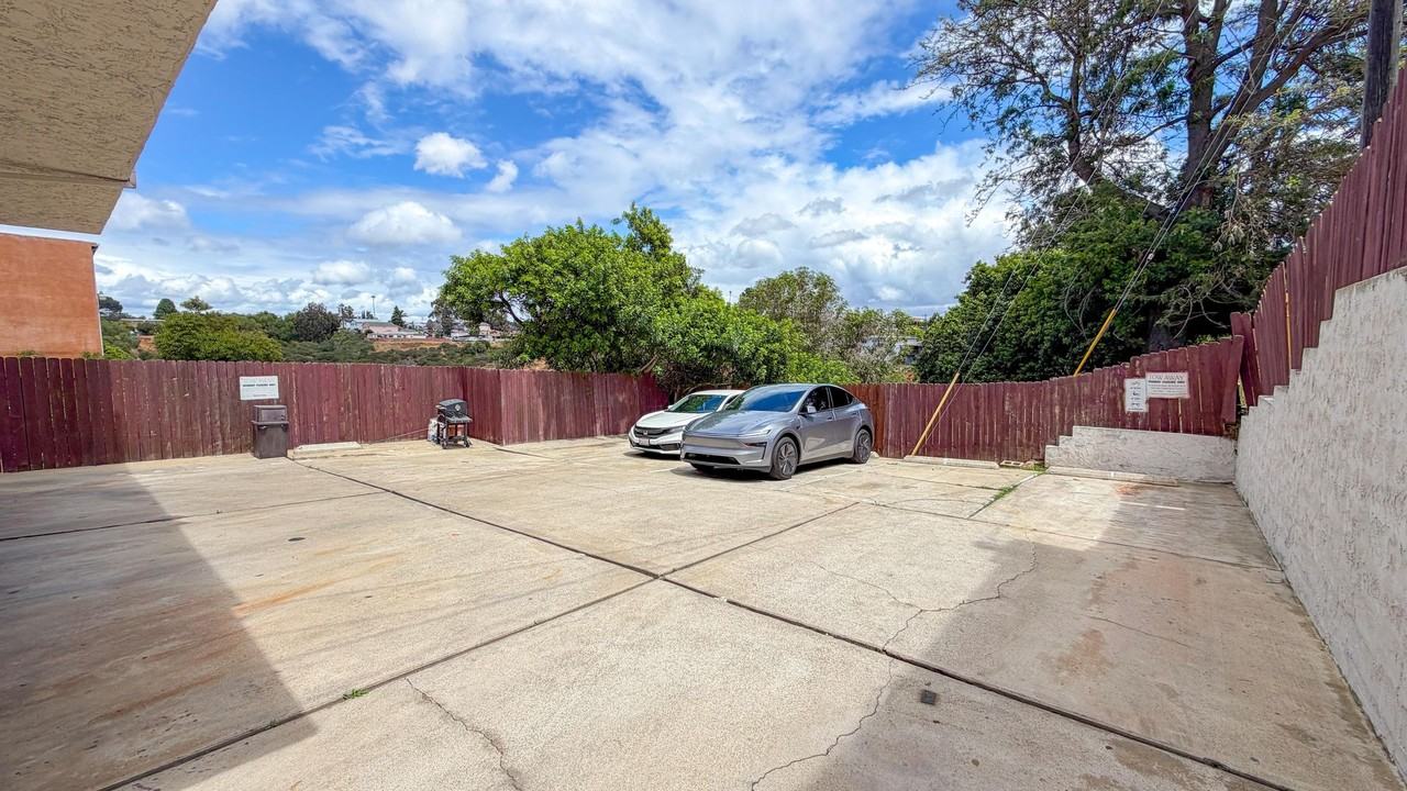 2625 Highland Ave - Photo 4 of 6