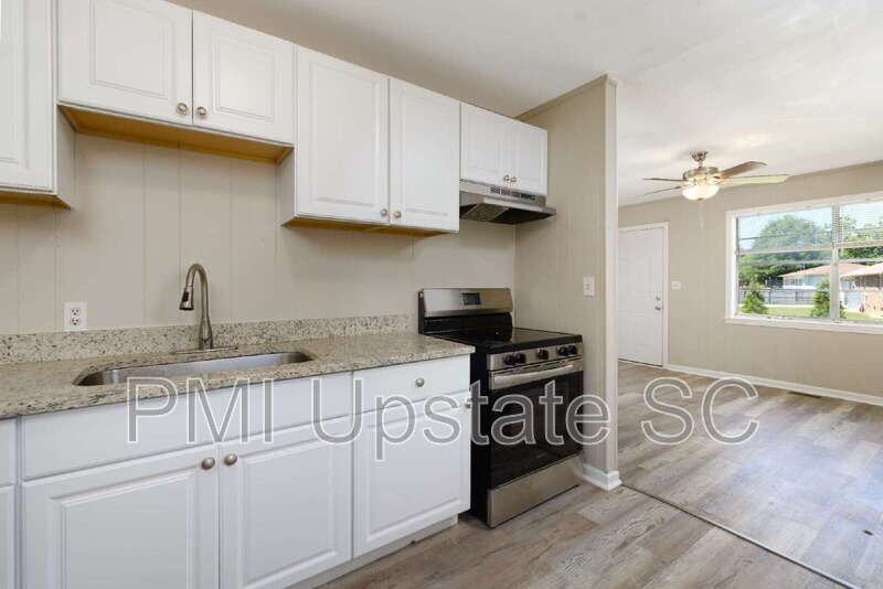 700 Brook St #3 - Photo 3 of 10