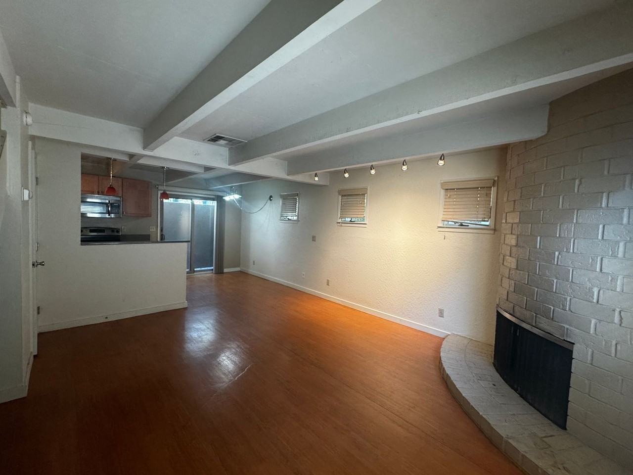 2110 H Street Apartments - Photo 2 of 15