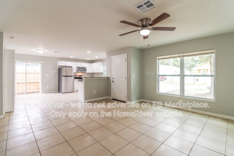 2213 E Emma St - Photo 3 of 16