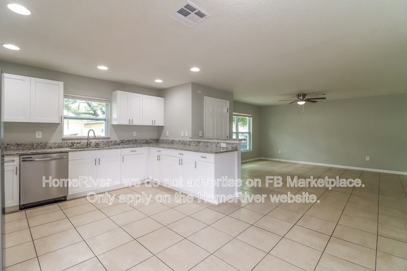 2213 E Emma St - Photo 5 of 16