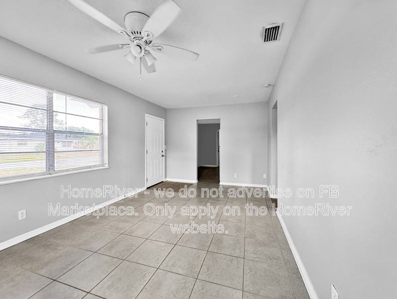 4903 S 85th St - Photo 6 of 27